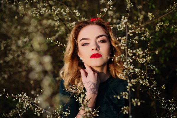 How Can You Choose and Style a Bell-Sleeve Dress for a Chic Business Casual Look?